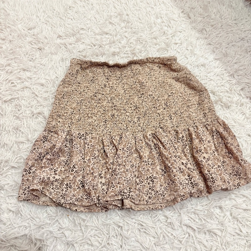 Japna ditsy floral cheetah print tiered smocked mini skirt tan size large‎